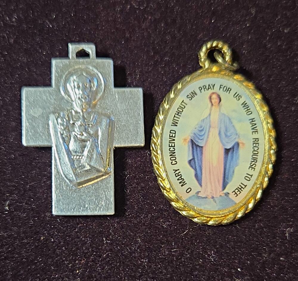 Vintage Catholic Medal Lot Sacred Heart Cross & Gold Tone Miraculous Medal Mary